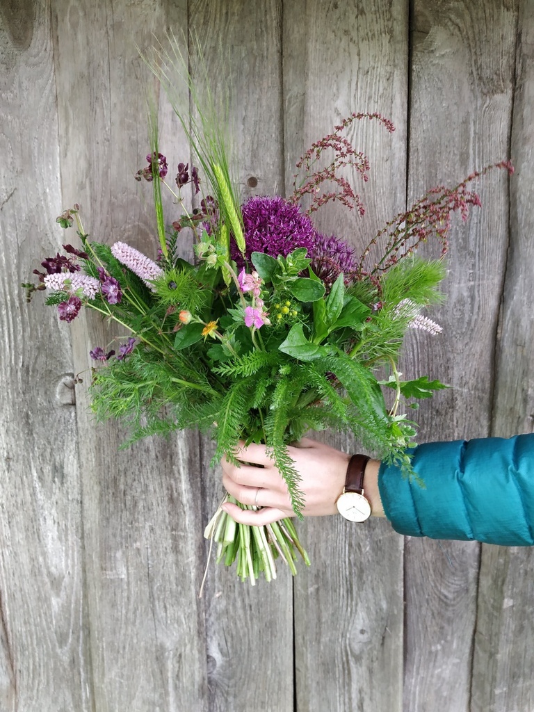 Saisonales Blumenbukett